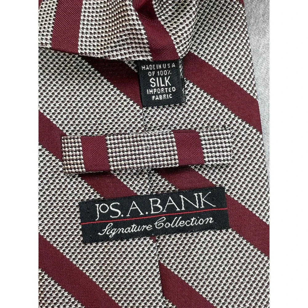 Jos A Bank Tie Mens 100% Silk Striped 3.5